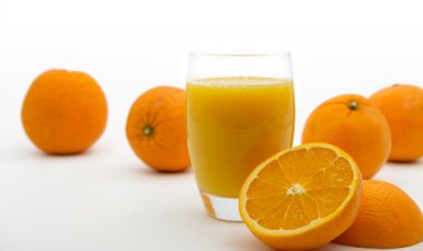 Estoques de suco de laranja sobem, mas produção segue limitada
