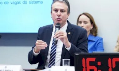 Comissão da Câmara convoca ministro por curso do MST em universidade federal