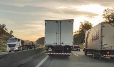 Levantamento indica terceira queda do frete