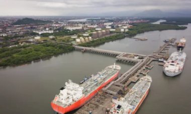 Navio com combustível ‘fura fila’ no Porto de Santos após alerta de desabastecimento