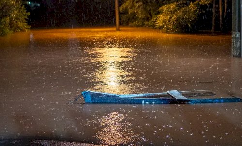 Ciclone extratropical avança para PR e SC e RS registra mais uma morte por temporais