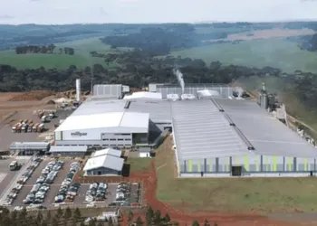 Tarifaço de Trump leva indústria do Paraná a fechar unidade e cortar empregos em outra planta