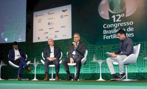 Mapa e setor de fertilizantes firmam acordo para ampliar previsibilidade e sustentabilidade