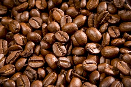 Vigilância Sanitária interdita depósito que adulterava café, em Goiânia