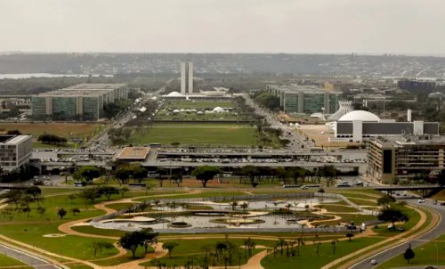 Explosão em subestação evacua bloco da Esplanada e deixa seis feridos em Brasília