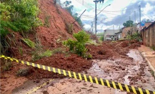 Chuvas causam pelo menos 15 mortes; Inmet emite alerta para 11 estados