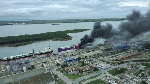 Incêndio em guindaste interrompe operação portuária com fertilizantes