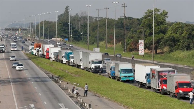 Lei garante frete mínimo no transporte de cargas; saiba o que muda